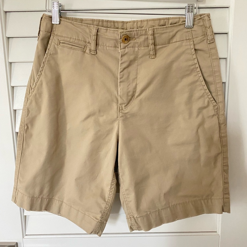Men’s AE 9” Flex Lived In Khaki Short. Size 30.